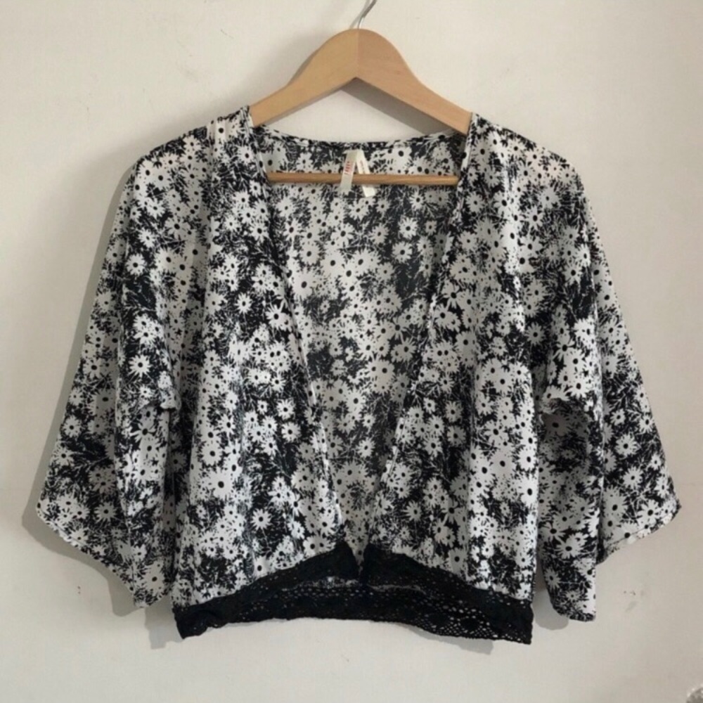 Cropped Kimono-Sleeve🌼Cardigan - Picture 2 of 6